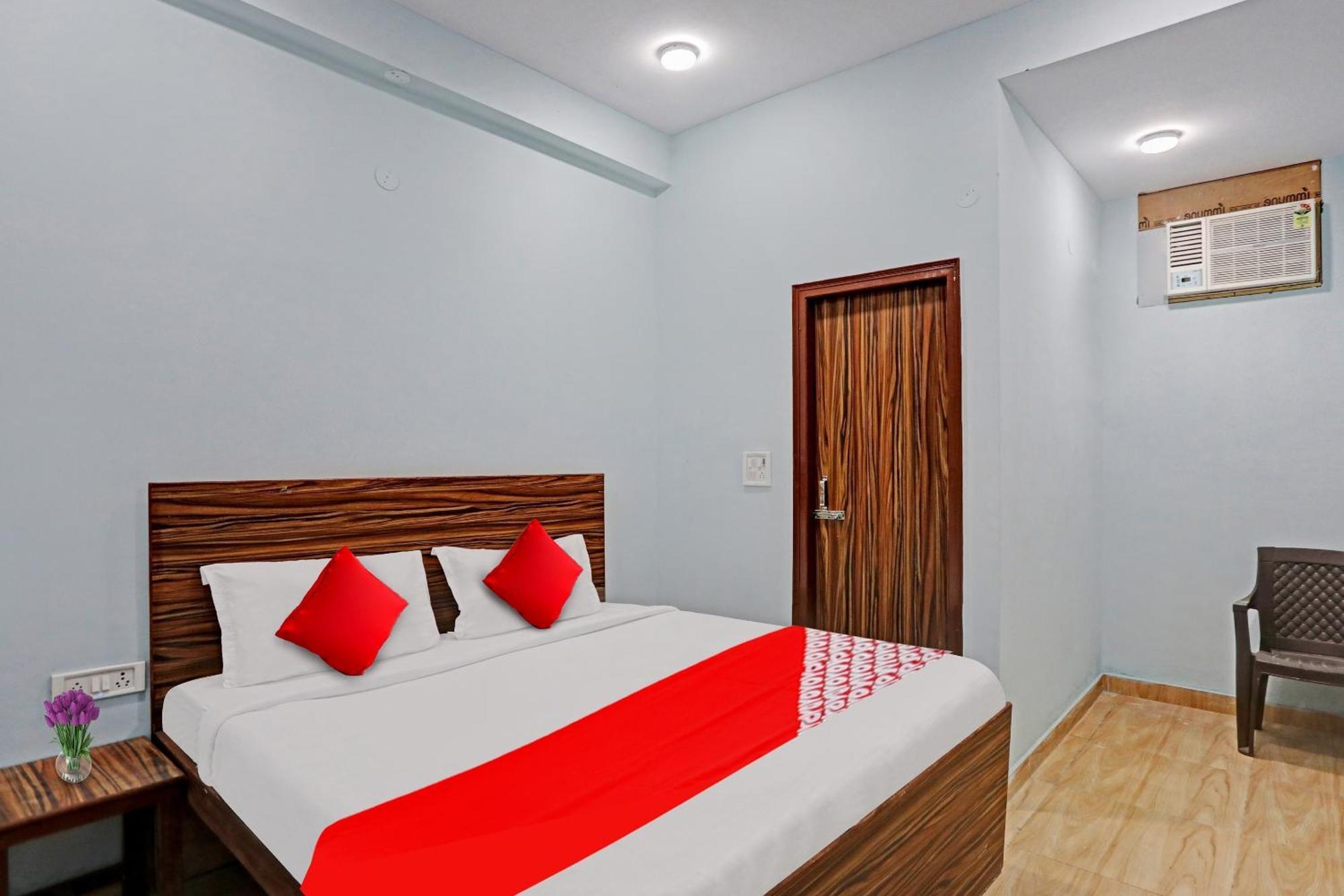 Hotel O Surya Gold Guest House Najafgarh Dış mekan fotoğraf