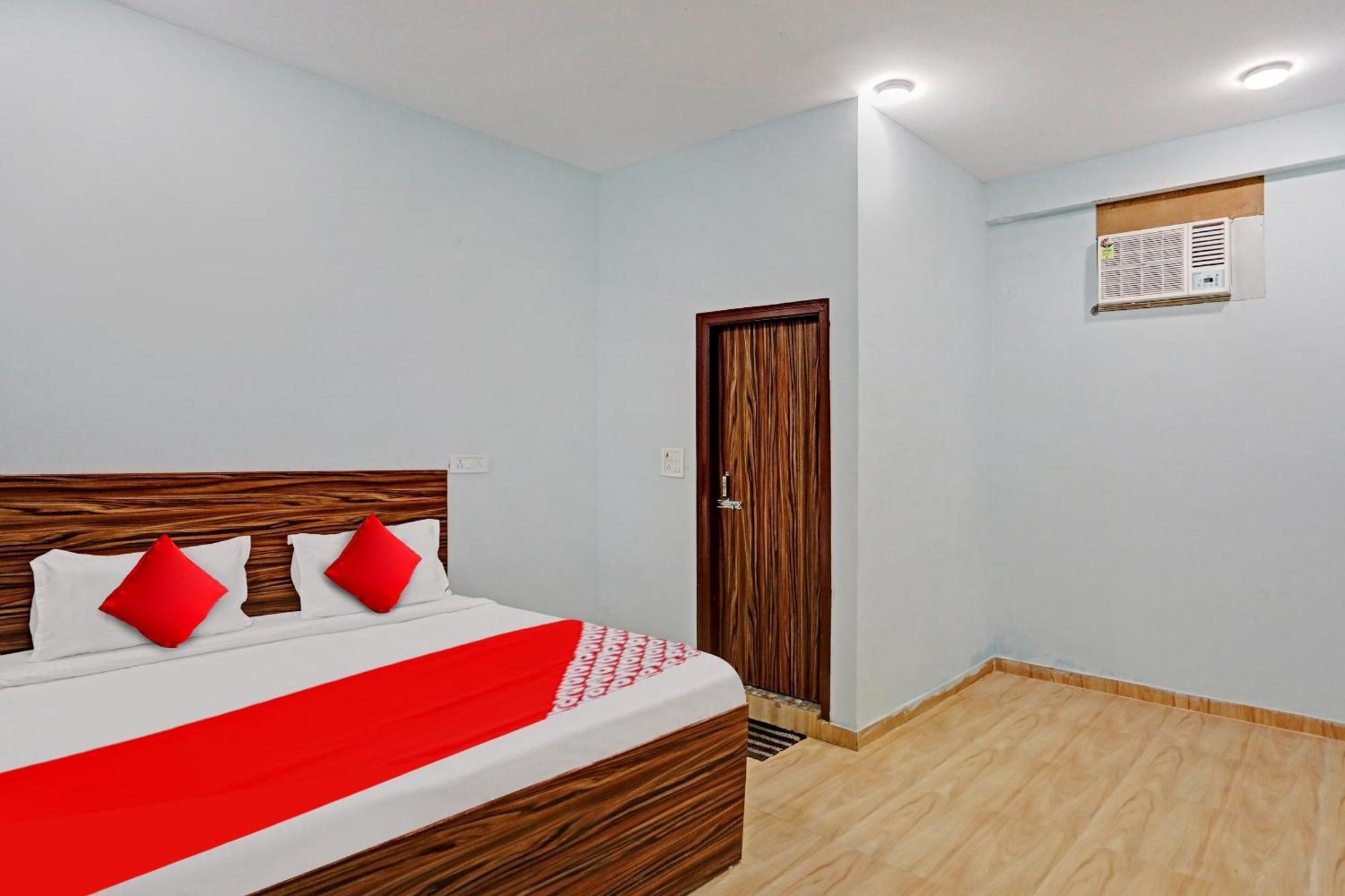 Hotel O Surya Gold Guest House Najafgarh Dış mekan fotoğraf