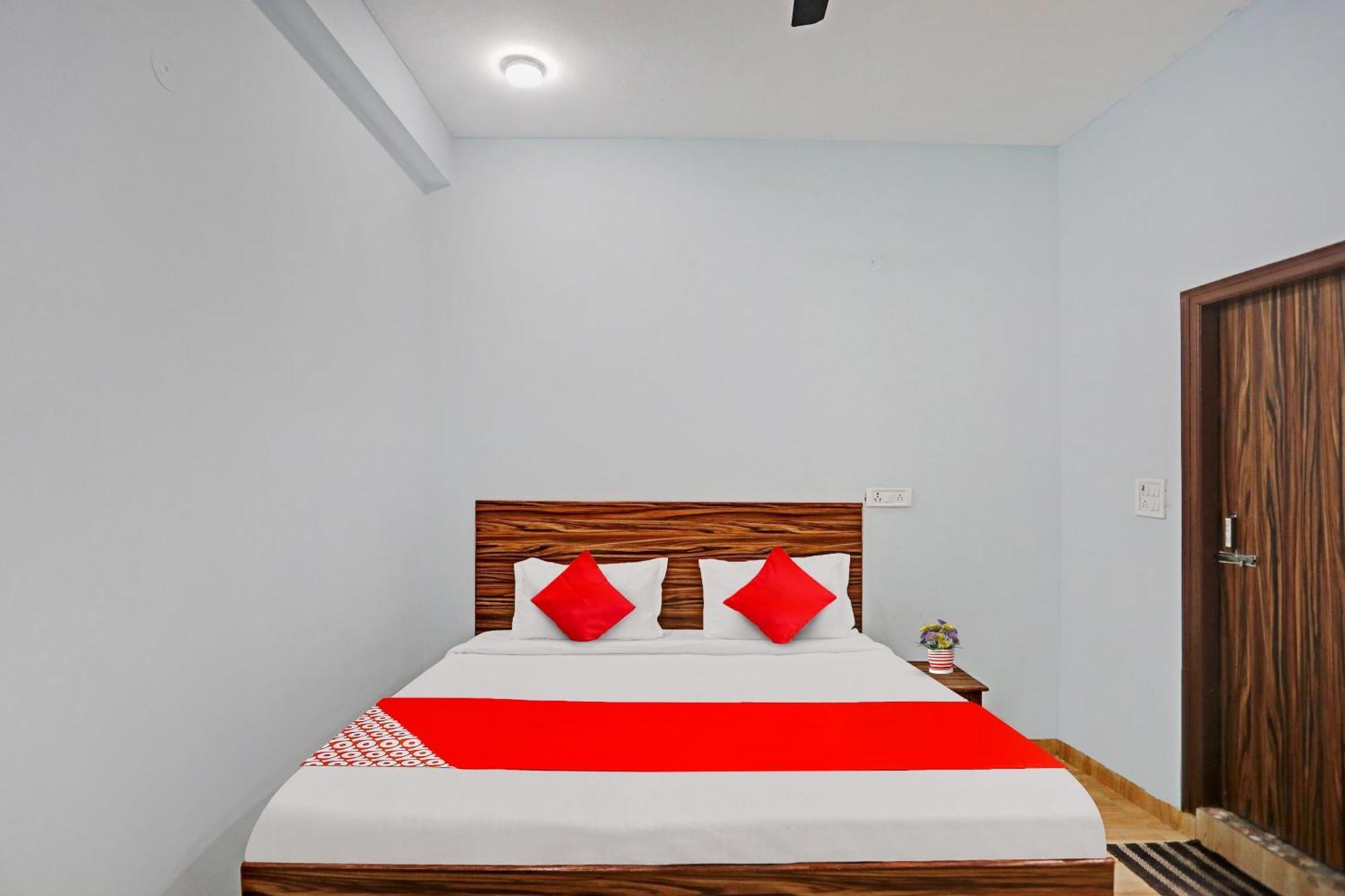 Hotel O Surya Gold Guest House Najafgarh Dış mekan fotoğraf
