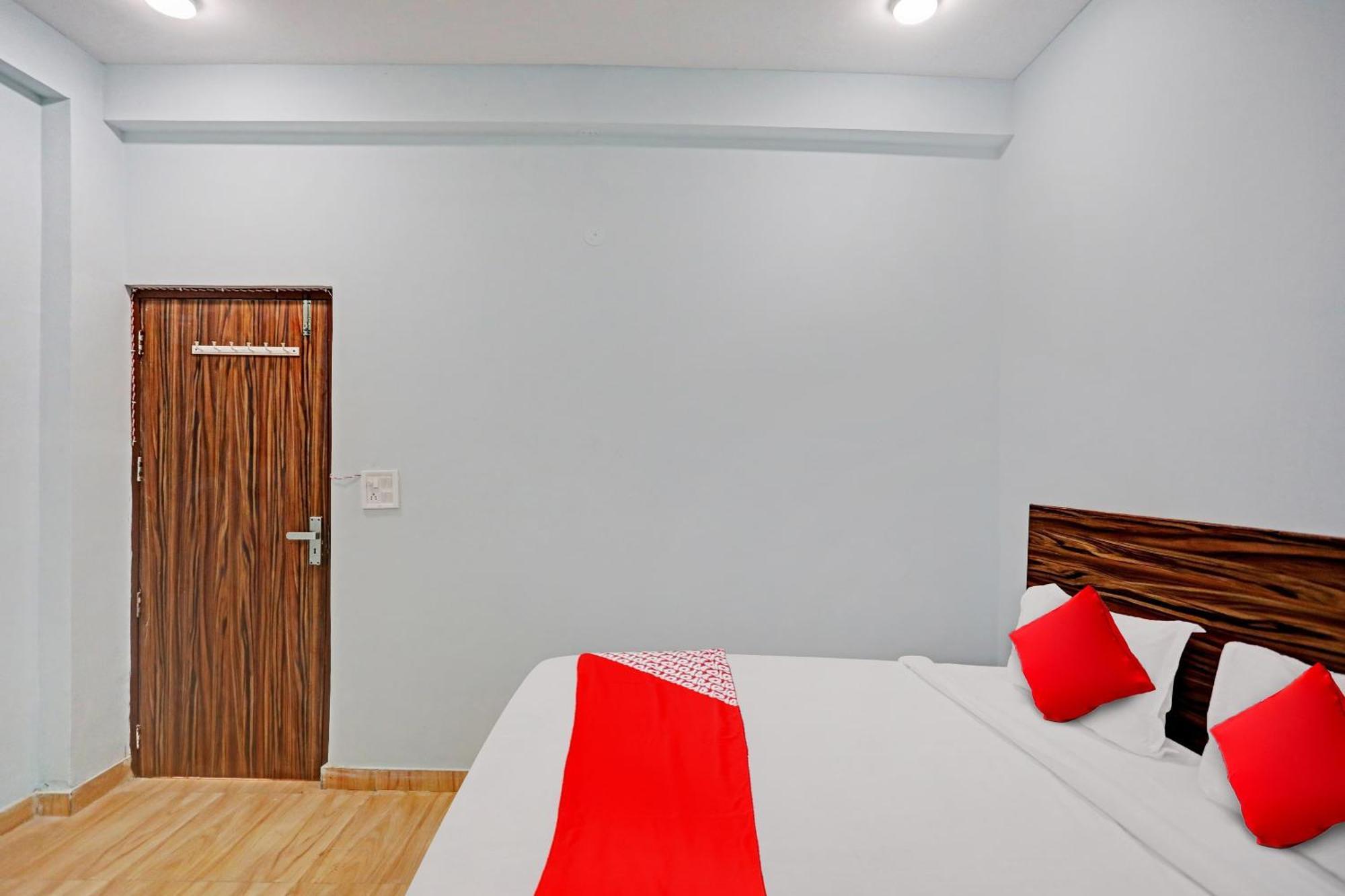 Hotel O Surya Gold Guest House Najafgarh Dış mekan fotoğraf